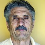 Retrato de un señor de mediana edad con vigote